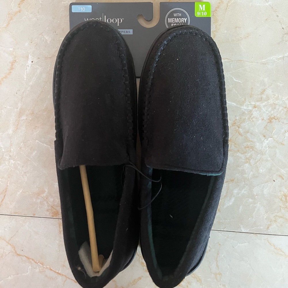 NWT Men’s Microfiber Memory Foam Slippers (M 9/10)